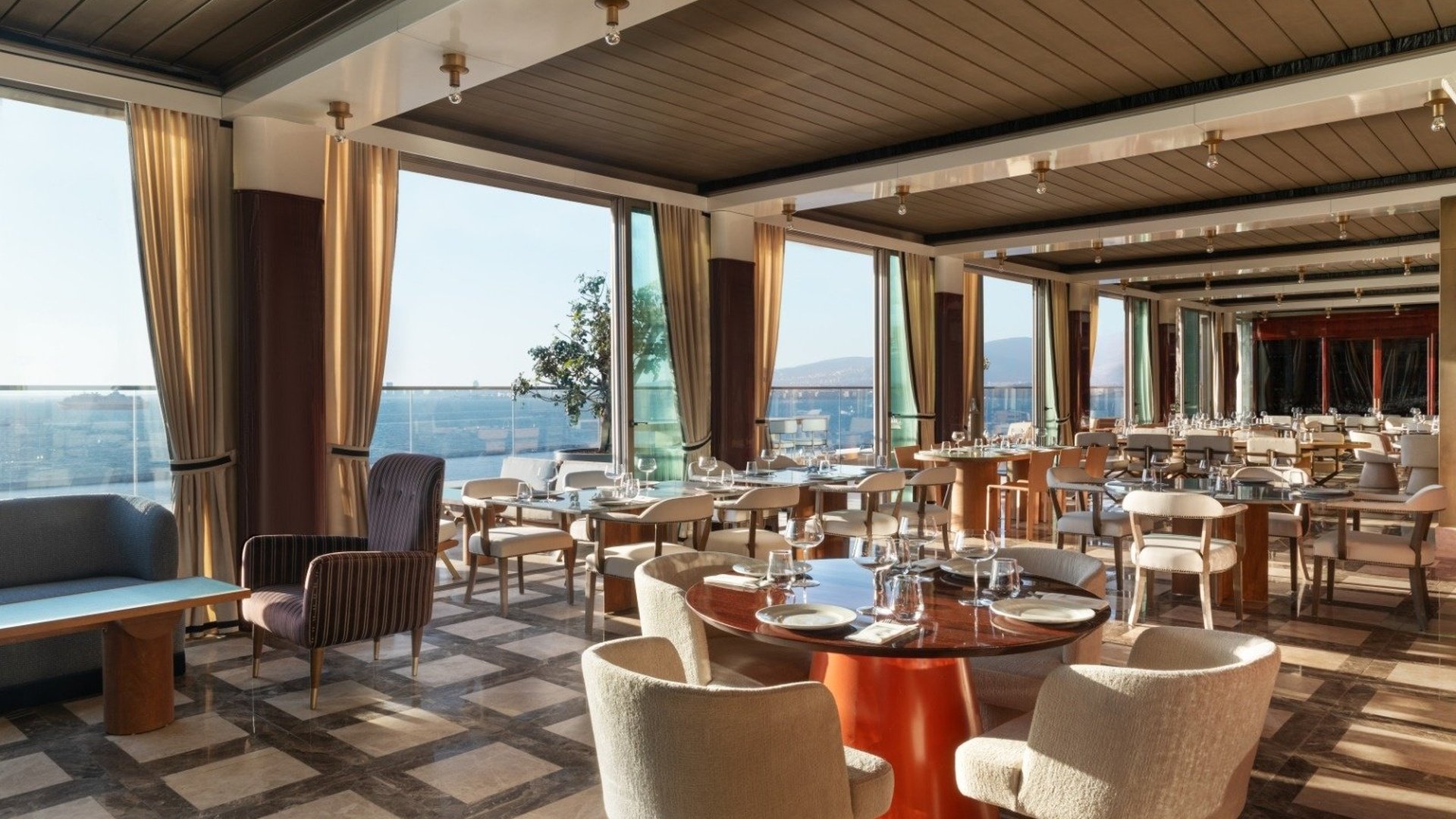 Marri̇ott Hotel